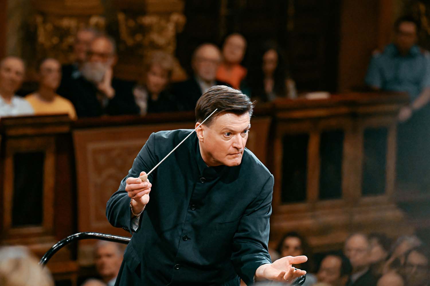 Foto von Christian Thilemann beim dirigieren - fotografiert von Amar Mehmedinovic