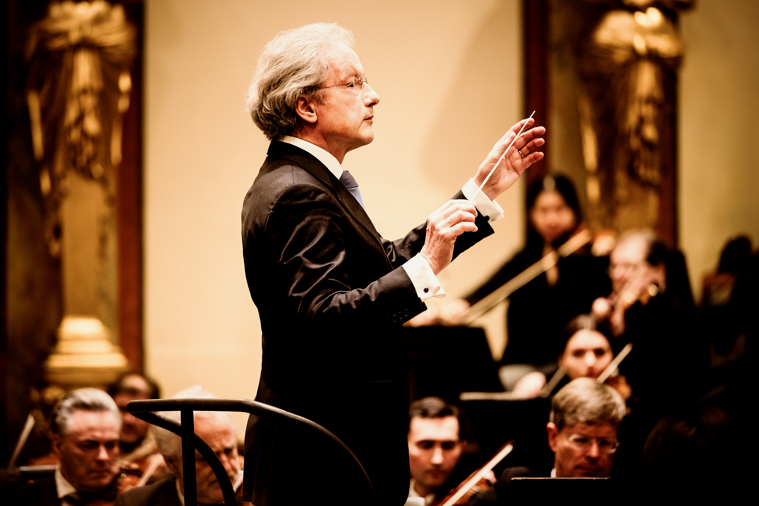 Impression von Franz Welser-Möst beim Dirigieren im Großen Saal